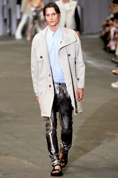 Look 7